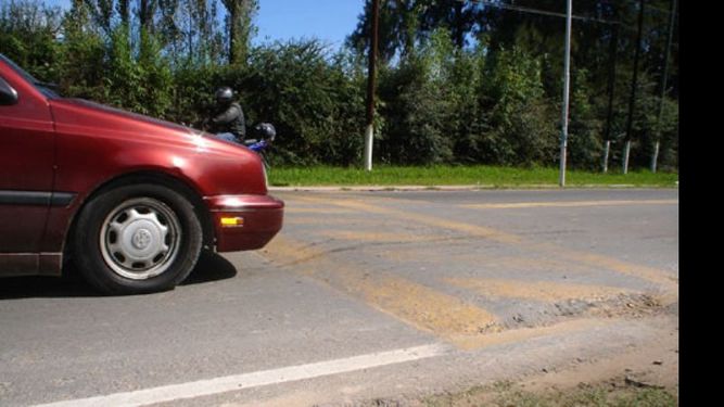 REGULADOS. Los reductores de velocidad tipo mesetas son los recomendados..