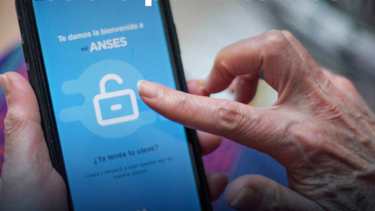 Los adultos que cumplan con los requisitos para la jubilación deberán iniciar el trámite de manera digital en la web del ANSES.