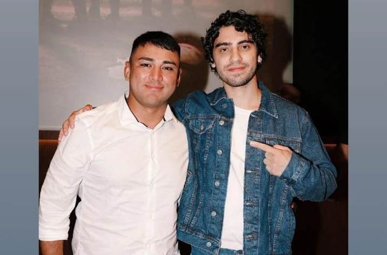 Gabriel Marquez y Lautaro Zera, el actor que realiza su papel en Espartanos por Disney+.