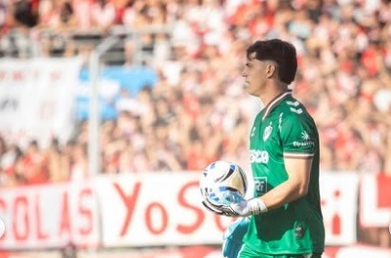 Federico Losas fue titular en San Nicolás.