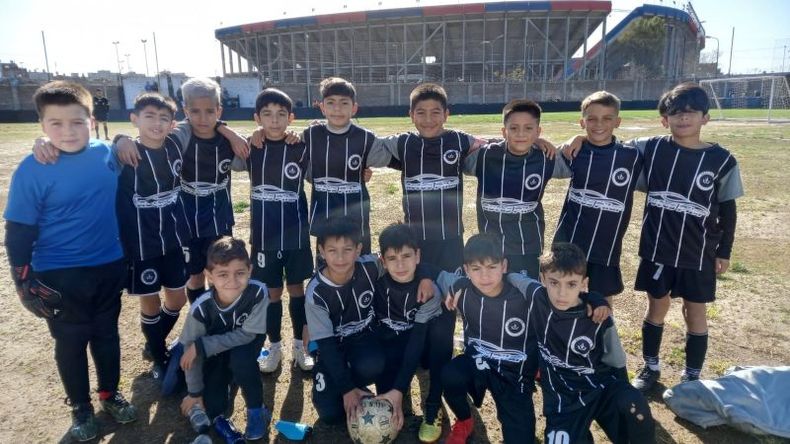EQUIPO. La formación de la 2012 de Real Pilar que jugó en Riestra..