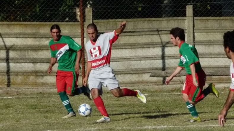 ÚLTIMO. Atlético jugó el Federación 2013; en la foto, el choque ante Ferroviarios..