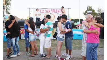 CLÁSICO. Se premiará el beso más largo. .