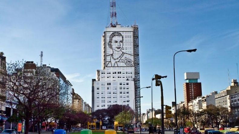 Los murales de Evita están en la 9 de Julio desde 2011..