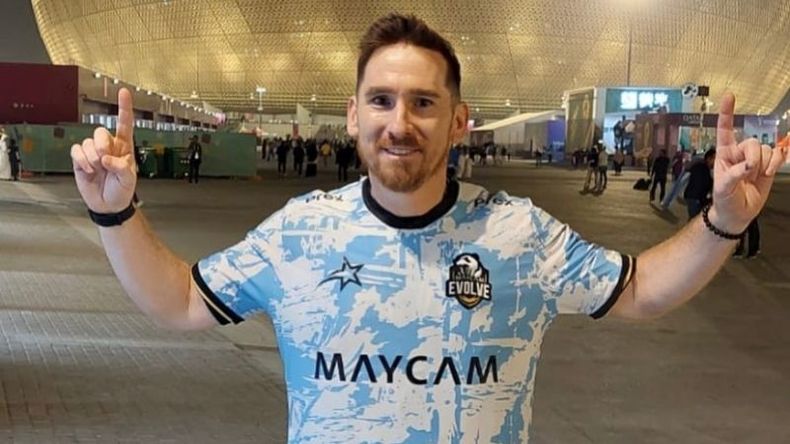 Martín Lovatto en su viaje a Qatar para ver la final del mundial. .