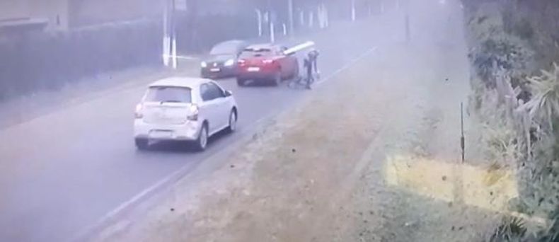 El insólito accidente se registró sobre la calle Mitre en el acceso a Manzanares.&nbsp;