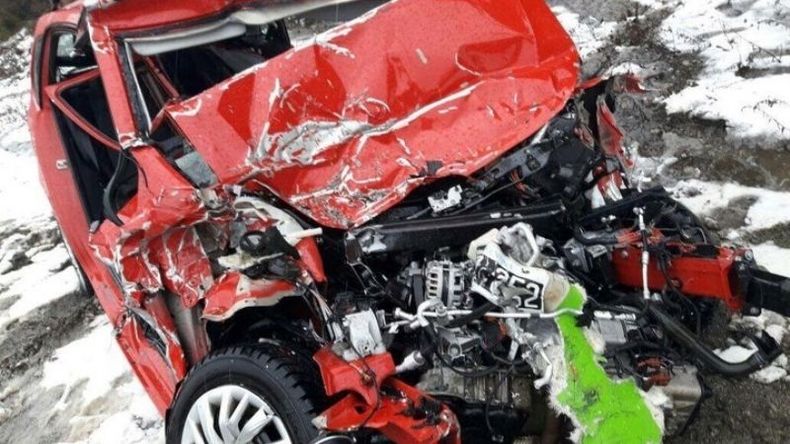 Así quedó el auto en el que viajaba GIallombardo. Foto Clarín..