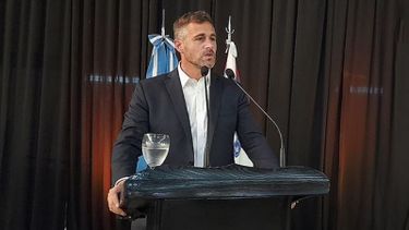 DISCURSO. Achával encabezará el acto de apertura de sesiones en el Club Municipal de Villa Astolfi-Manzone. DISCURSO. Achával encabezará el acto de apertura de sesiones en el Club Municipal de Villa Astolfi-Manzone.