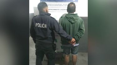 El sujeto de 51 años atacó a golpes al novio de su exmujer.
