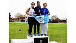 PODIO. Milagros Zapata (izq.) fue plata en jabalina, en el Nacional Sub 18..