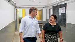 Achával recorrió las obras en las escuelas Primaria N°32 y Secundaria N°2 de Presidente Derqui. Achával recorrió las obras en las escuelas Primaria N°32 y Secundaria N°2 de Presidente Derqui.