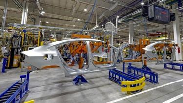 EN PICADA. La industria es el sector que más sufre la recesión. &nbsp;