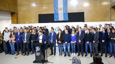 Kicillof acusó a Javier Milei de cometer ilegalidades.&nbsp; 