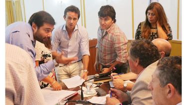 ACUERDO. Uno de los cuartos intermedios en los que se modificó un expediente..