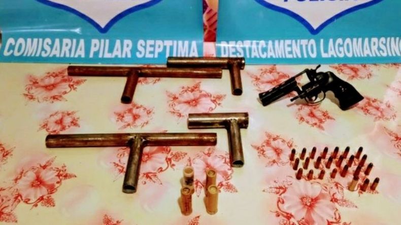 En la casa del acusado se secuestró un revólver y dos escopetas de fabricación casero. .