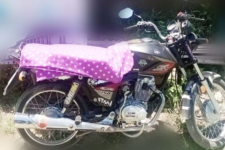 En el allanamiento se secuestró la moto que utilizaban los delincuentes para cometer los robos.&nbsp;