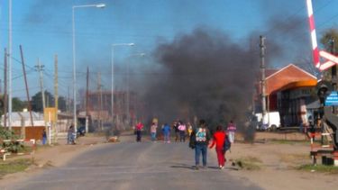 Cortan la Ruta 25 para reclamar por los cortes de luz