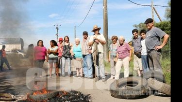 Los vecinos cortaron la calle por 5 horas. Reclaman intervención estatal..