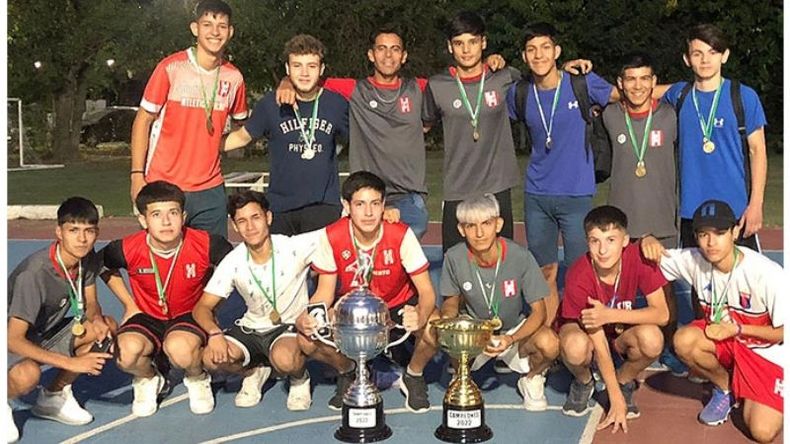CAMPEONES. El festejo de los Rancheros, en el cierre de año de Atlético..