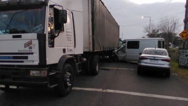El accidente en la Rotonda de la Ruta 28 dejó como saldo al menos un herido.&nbsp;