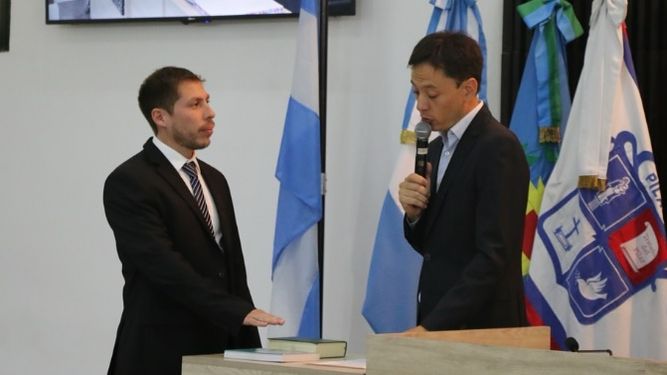 “SÍ, JURO”. Iván Soria asumió como concejal hasta el próximo 10 de diciembre.