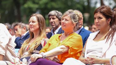 Cristina Álvarez Rodríguez (centro), jefa de asesores de Kicillof, presente en la asunción de Achával.&nbsp;