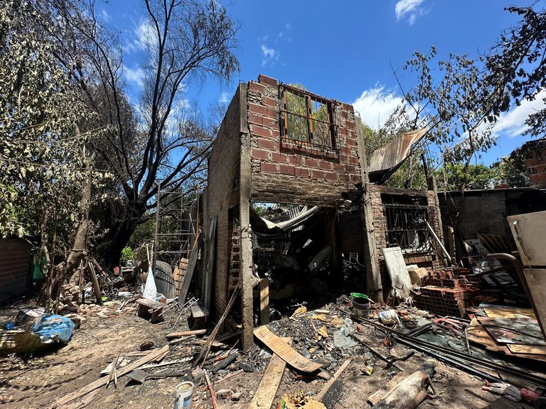 La casa en la que vivía la familia, en Independencia y Zeballos.