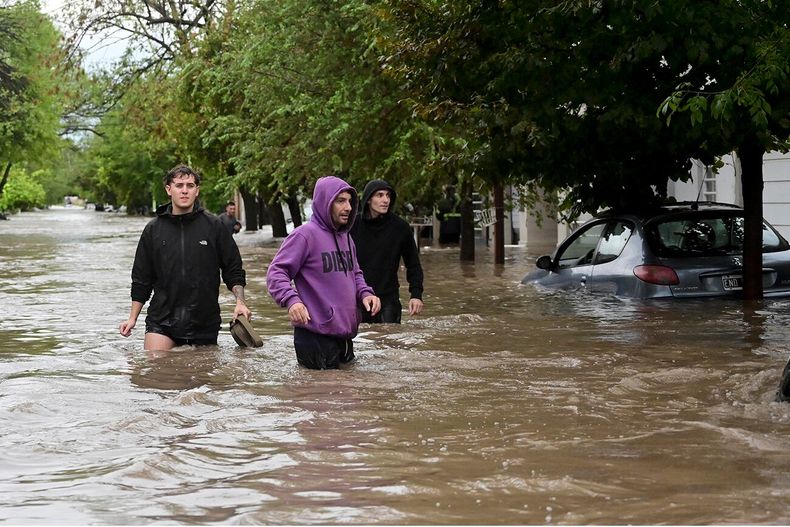 El Gobierno anunció la creación de un fondo para ayudar a Bahía Blanca. El intendente había estimado que reconstruir la ciudad costaría $400 mil millones.