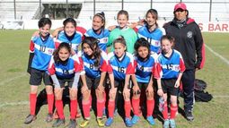 CAMPEONAS. Las Menores de Pilar ganaron 1-0 la final a Exaltación de la Cruz..
