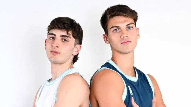 Juan Bocca y Lucas Giovannetti con la nueva casaca de la Selección Argentina.