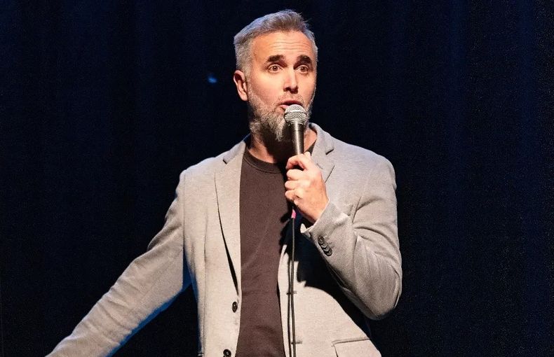 Juan Barraza se presenta este viernes en Piantao.