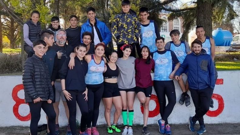 GRUPO. La delegación pilarense que compitió en Chivilcoy..