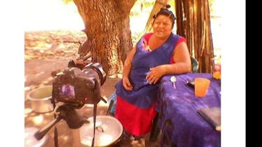 ÁFRICA MÍA. Fleyta, en la aldea donde vive, en Mozambique..