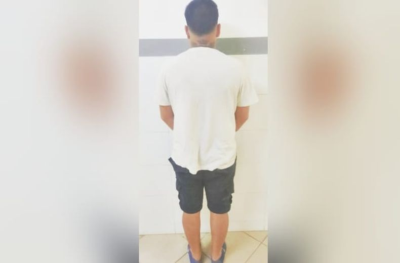 El presunto abusador fue detenido poco después mientras merodeaba su domicilio.&nbsp;