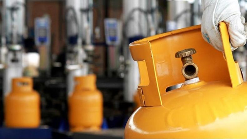 Este subsidio nacional que brinda ANSES otorga apoyo económico a familias sin acceso al gas de red para poder adquirir garrafas en zonas vulnerables.