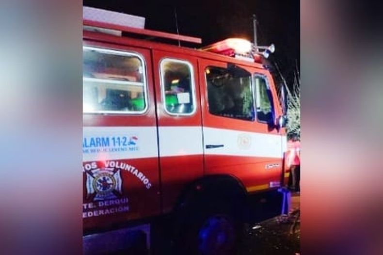 Los Bomberos Voluntarios de Presidente Derqui combatieron el siniestro.