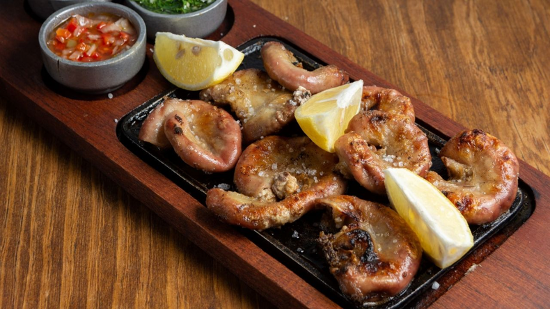 Incluir el jugo de un limón con sal y ají picante. (espectacular.com.ar)..png