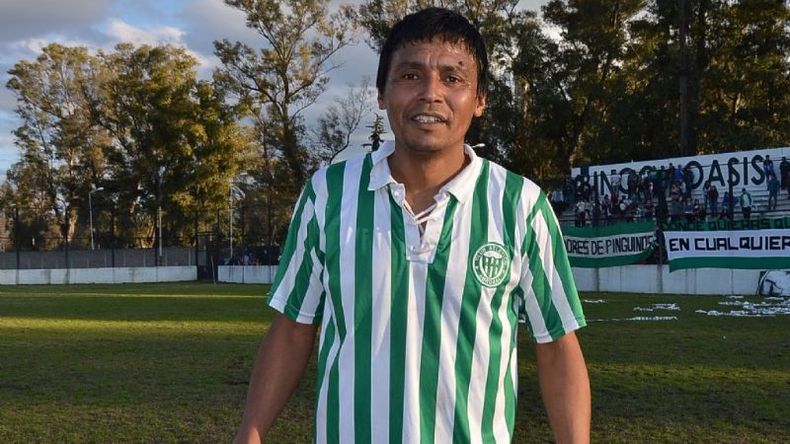 Gustavo Godoy volvió a Abrojal para pelear el ascenso en la EScobarense..