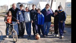 Avanzan obras de asfalto en Villa Rosa