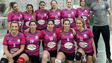 Las mujeres avanzan en dos frentes..