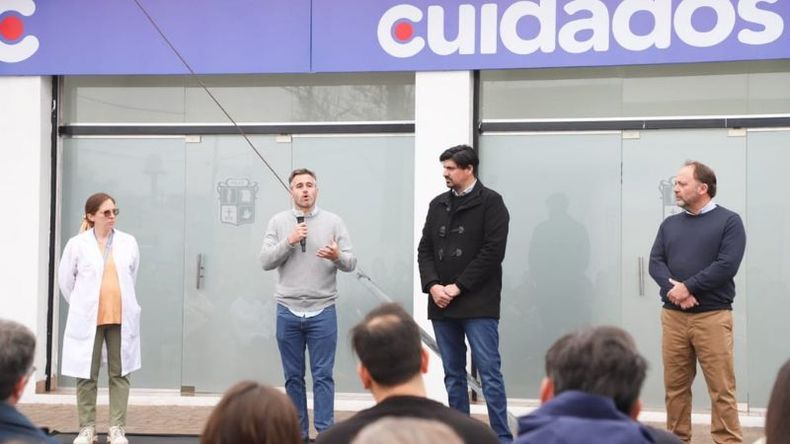 CUIDADOS. Achával inauguró la segunda ampliación del hospital de Derqui..