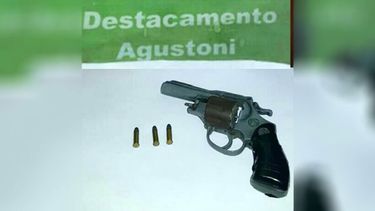 INCAUTADA. El arma que portaban los menores..