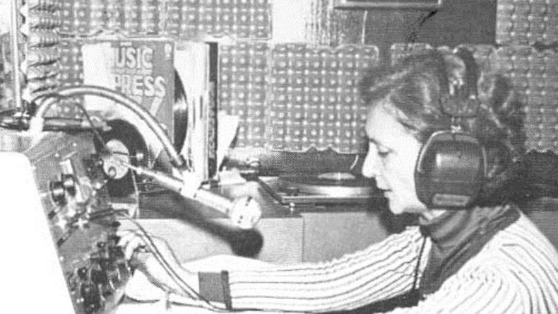 Cabina de transmisión de Radio Difusora América, emisora de circuito cerrado que marcó una época. Dejó de existir a fines de 2007..