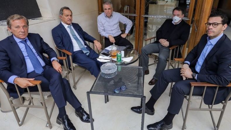 Los directivos de Whirpool, junto a Scioli en Brasil..