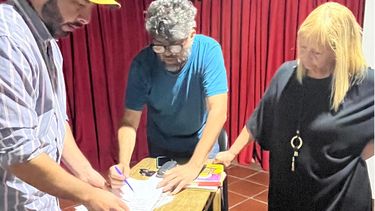 ENSAYO. Chino Méndez, Víctor Koprivsek y Graciela Labale.