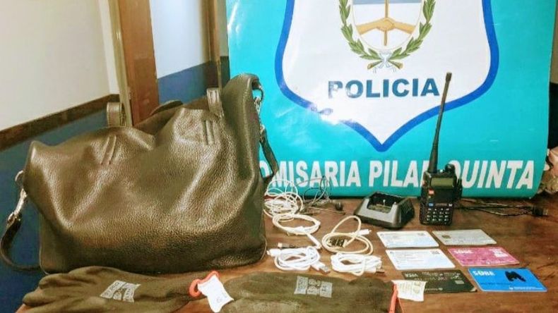 Parte de los elementos incautados..