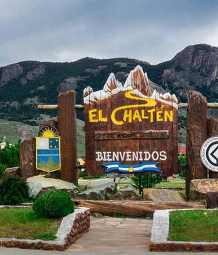 El Chaltén empezó a cobrar una tasa a turistas que visitan el pueblo por el día El Chaltén empezó a cobrar una tasa a turistas que visitan el pueblo por el día