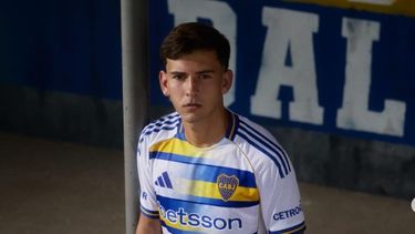 Camilo Rey Domenech con la versión alternativa de Boca. Camilo Rey Domenech con la versión alternativa de Boca.