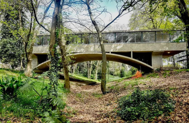 La Casa sobre el Arroyo. Foto. Plataforma Arquitectura..webp