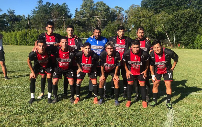 A TODA MARCHA. Villa Rosa fue un vendaval de goles ante Abrojal.